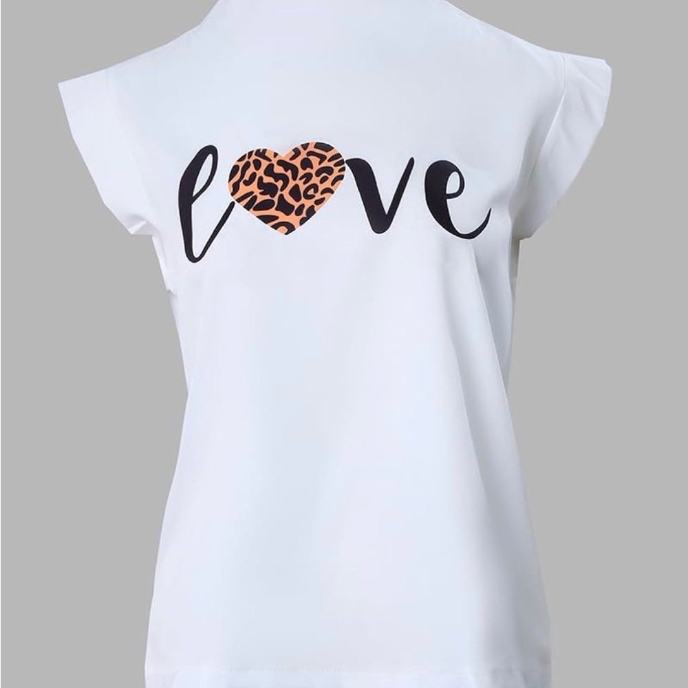 Chic White Top with Black Love Label Size Large